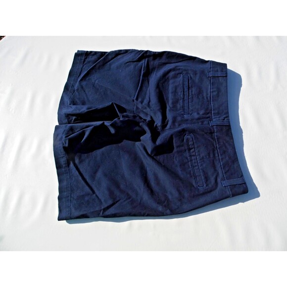 Crown & Ivy Ashley Navy Bermuda Pull On Shorts Size 2 - Picture 4 of 5